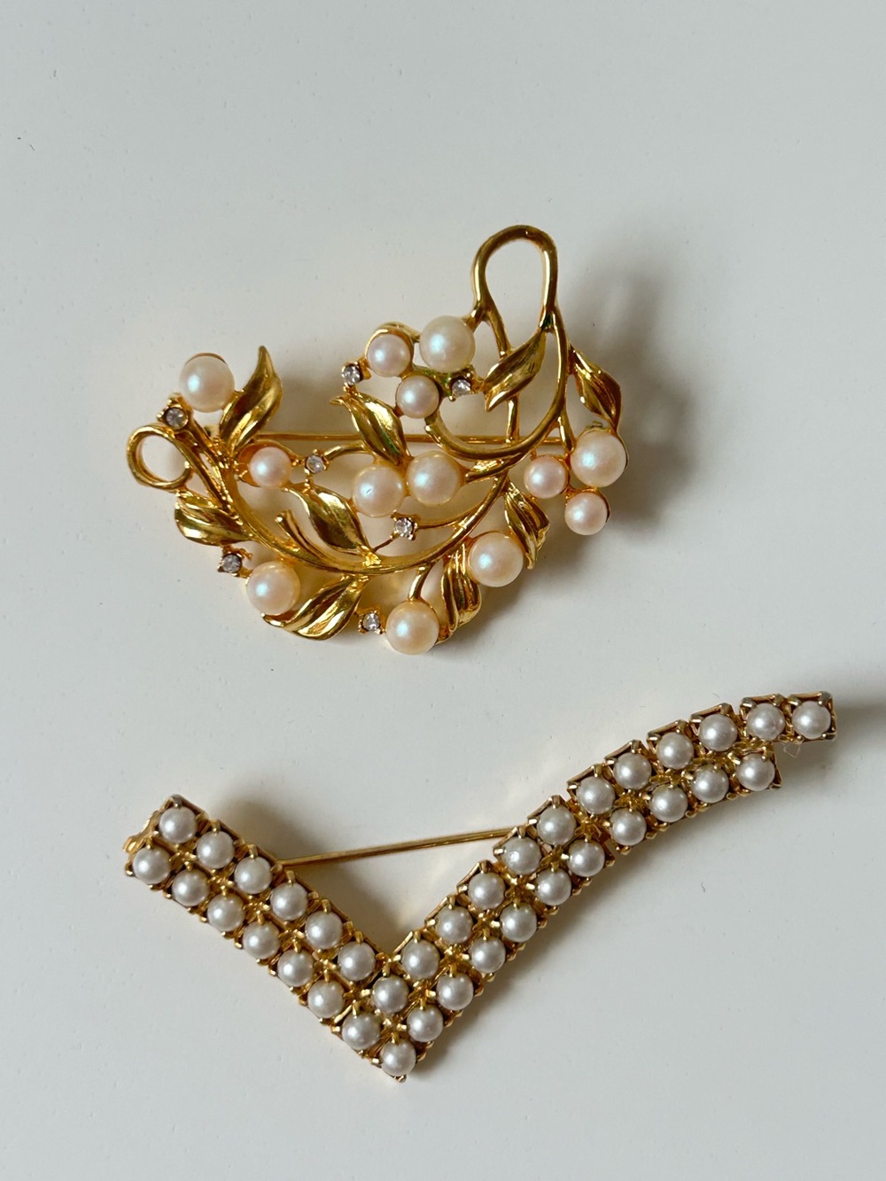Faux Pearl Accented Brooch 2pc Set